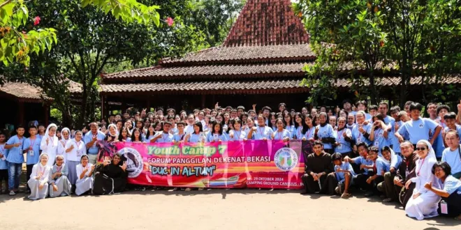 Foto bersama kegiatan Youth Camp 2024