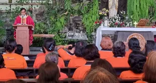 ziarah religi kelompok lansia gereja santa clara ke subang