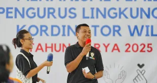 Ketua Seksi Pekad Dion Samudra memberikan penjelasan Sosialisasi Pemilihan Ketua Lingkungan di Gereja Santa Clara, Bekasi Utara
